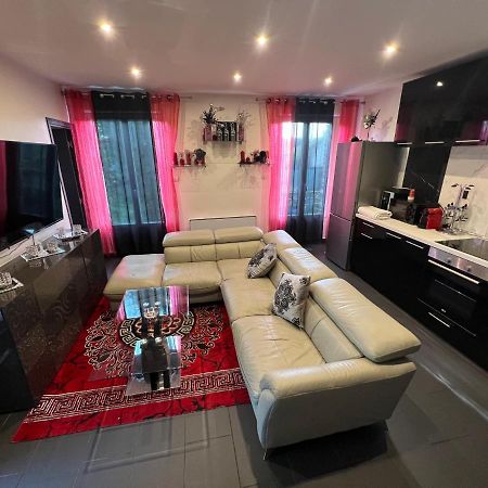 Apartament Zekri Livry-Gargan Zewnętrze zdjęcie