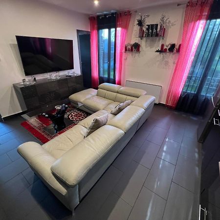 Apartament Zekri Livry-Gargan Zewnętrze zdjęcie