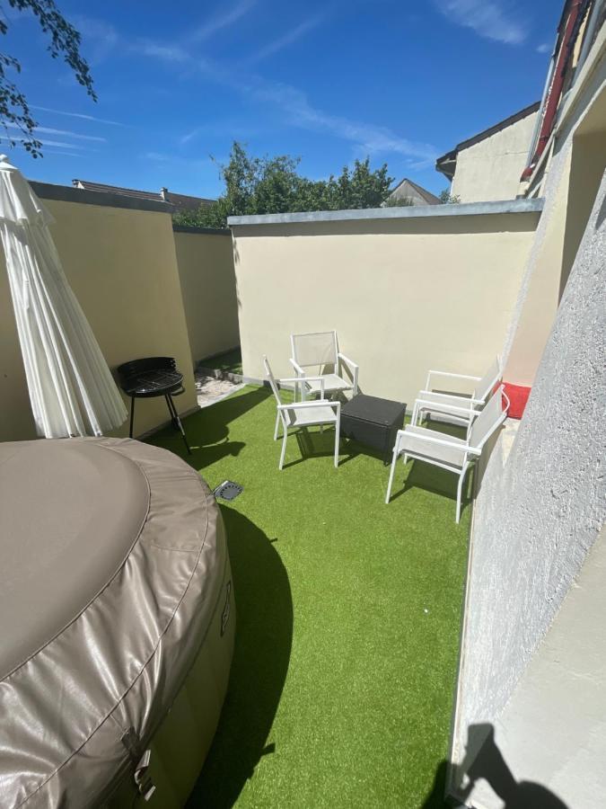 Apartament Zekri Livry-Gargan Zewnętrze zdjęcie