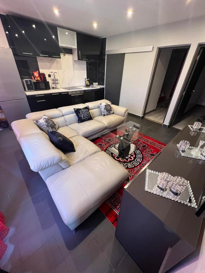 Apartament Zekri Livry-Gargan Zewnętrze zdjęcie